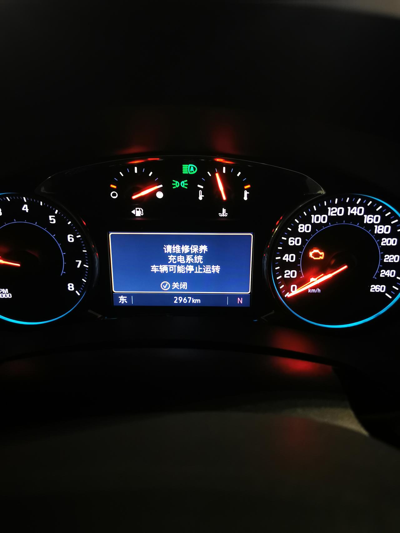 2022款探界者四驱括界版，提车三个月，不到3000KM，今天正常行驶中，刹车时突然出现这个充电系统问题，各位大佬有懂得