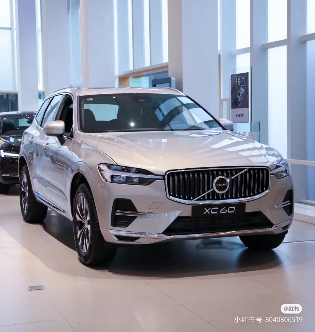 沃尔沃XC60 兄弟们，xc60和林肯冒险家怎么选呢？xc60留学生免税落地30w，冒险家两驱尊雅落地27w左右