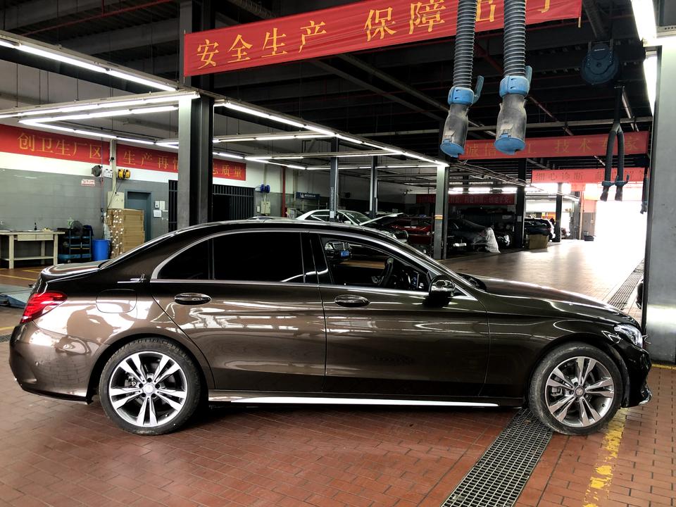 奔驰C级 15年产c200l.运动四驱车型，6900公里，25万能买吗？