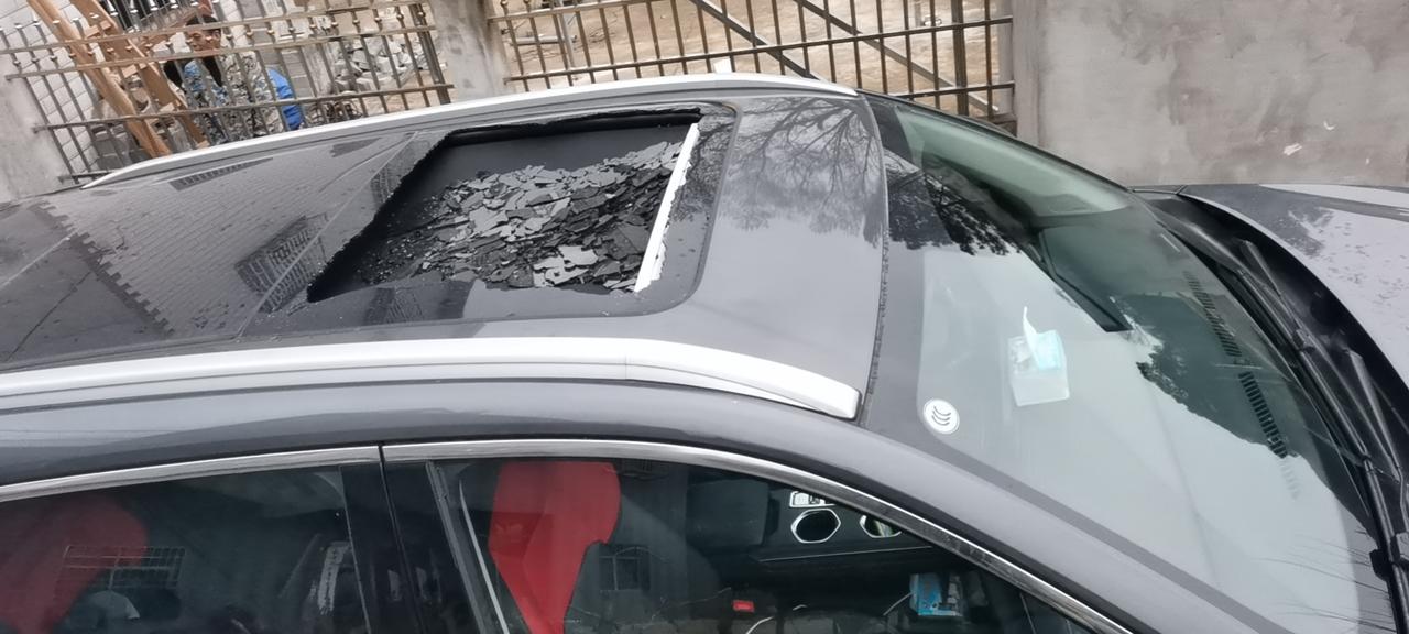 长安CS55 PLUS 问一下，这个车的天窗碎了，换一块要多少钱？
