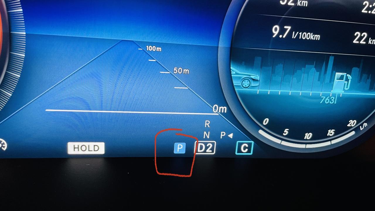 奔驰GLC 请问一下各位大佬，这个档位旁边显示P是什么意思？