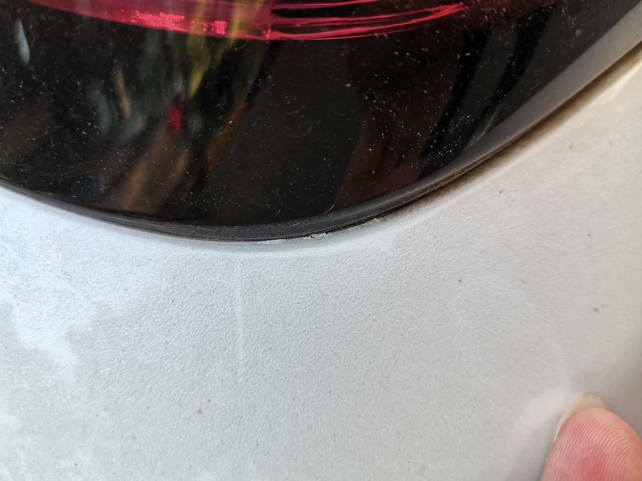 凯迪拉克XT4 去年年底提的车，现在发现车子后边翼子板做过漆，该怎么维权？