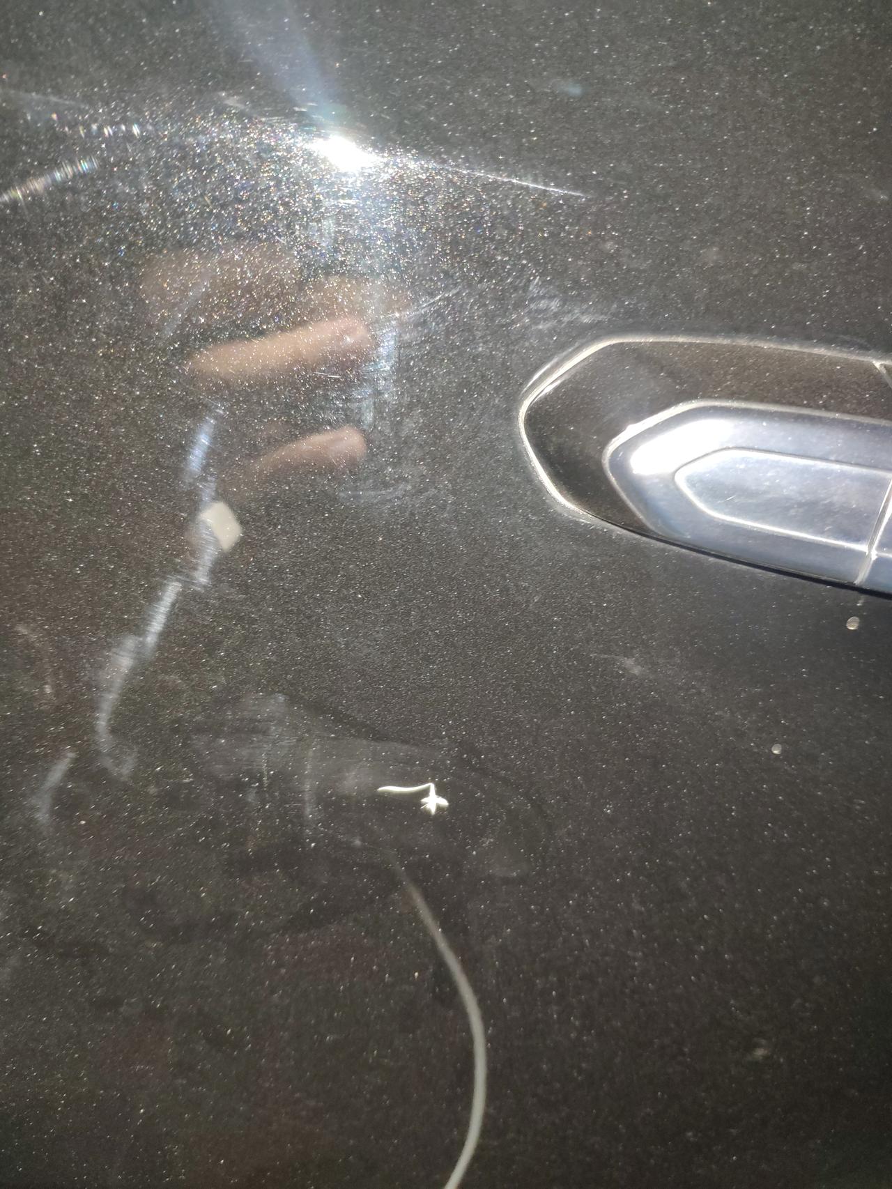 凯迪拉克XT4 今天车门被碰了，用补漆笔可以吗？有没有用过的先辈指导一下。?