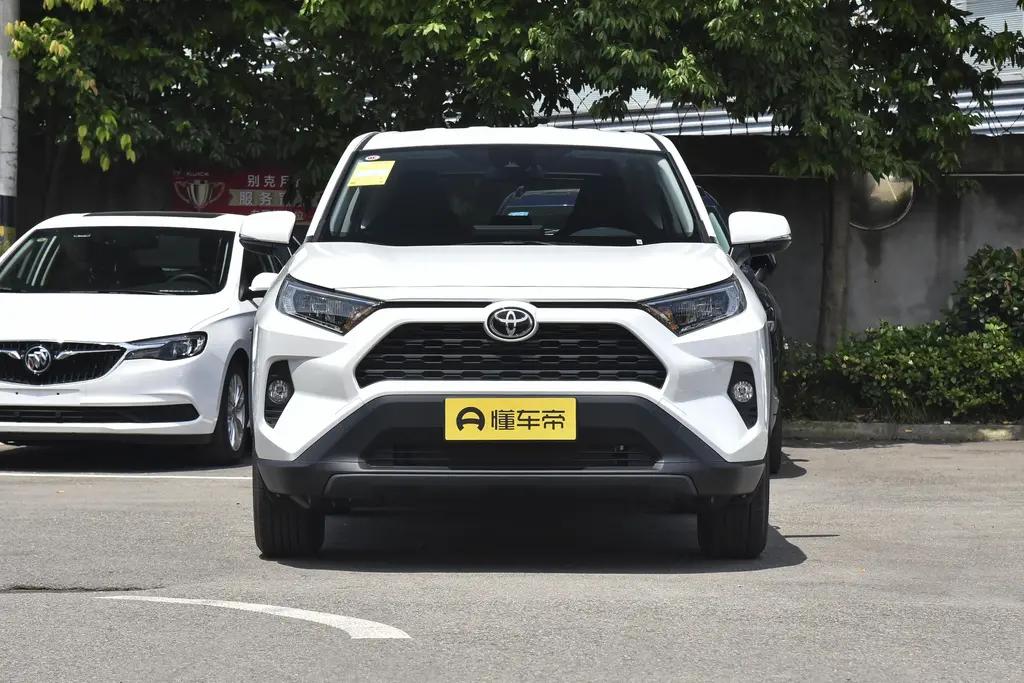 丰田RAV4荣放 大哥们，打扰一下，排水孔得位置在哪？有几个啊？急，拜托了！