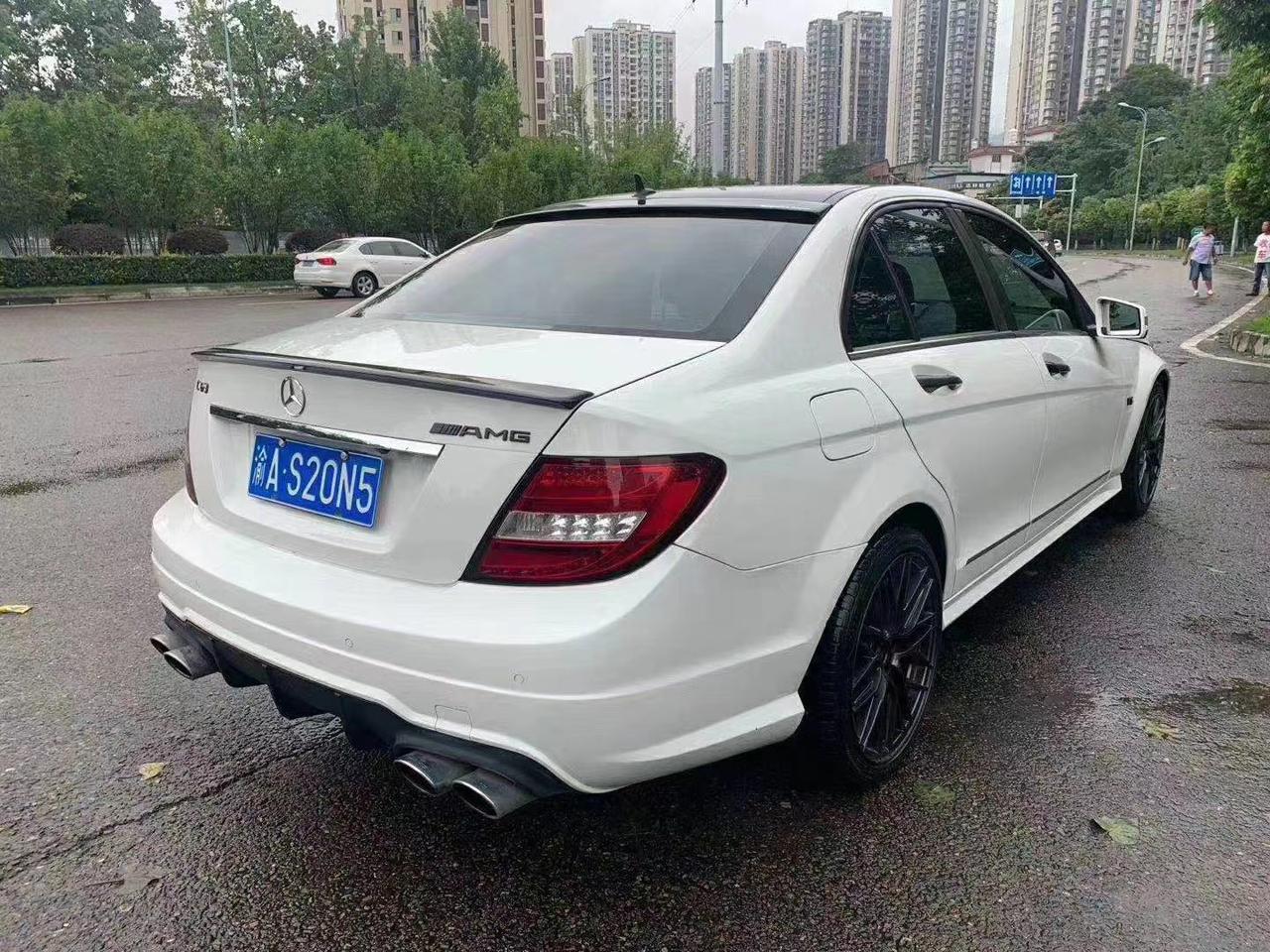 奔驰C级 09年出厂10年上牌奔驰c230v6多少钱现在二手车