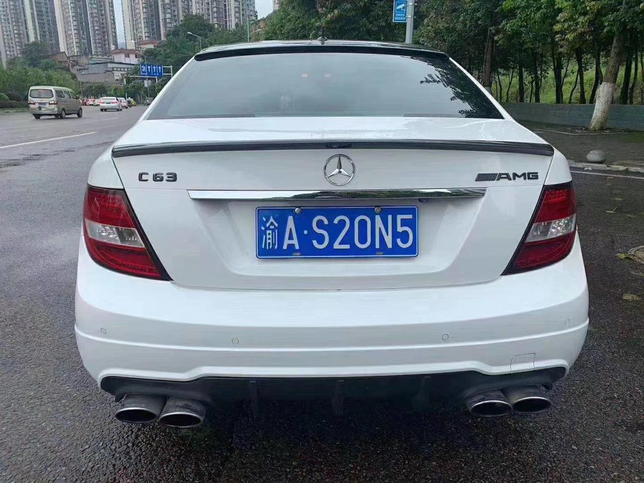 奔驰C级 09年出厂10年上牌奔驰c230v6多少钱现在二手车