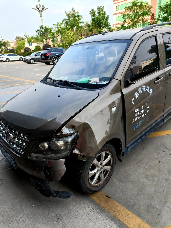 长安凯程欧诺S 客户的车，14年1.5L，猪肉车，空车状态，报废停车场开回去，车重1.3吨。3千转感觉很美妙，提速快，发