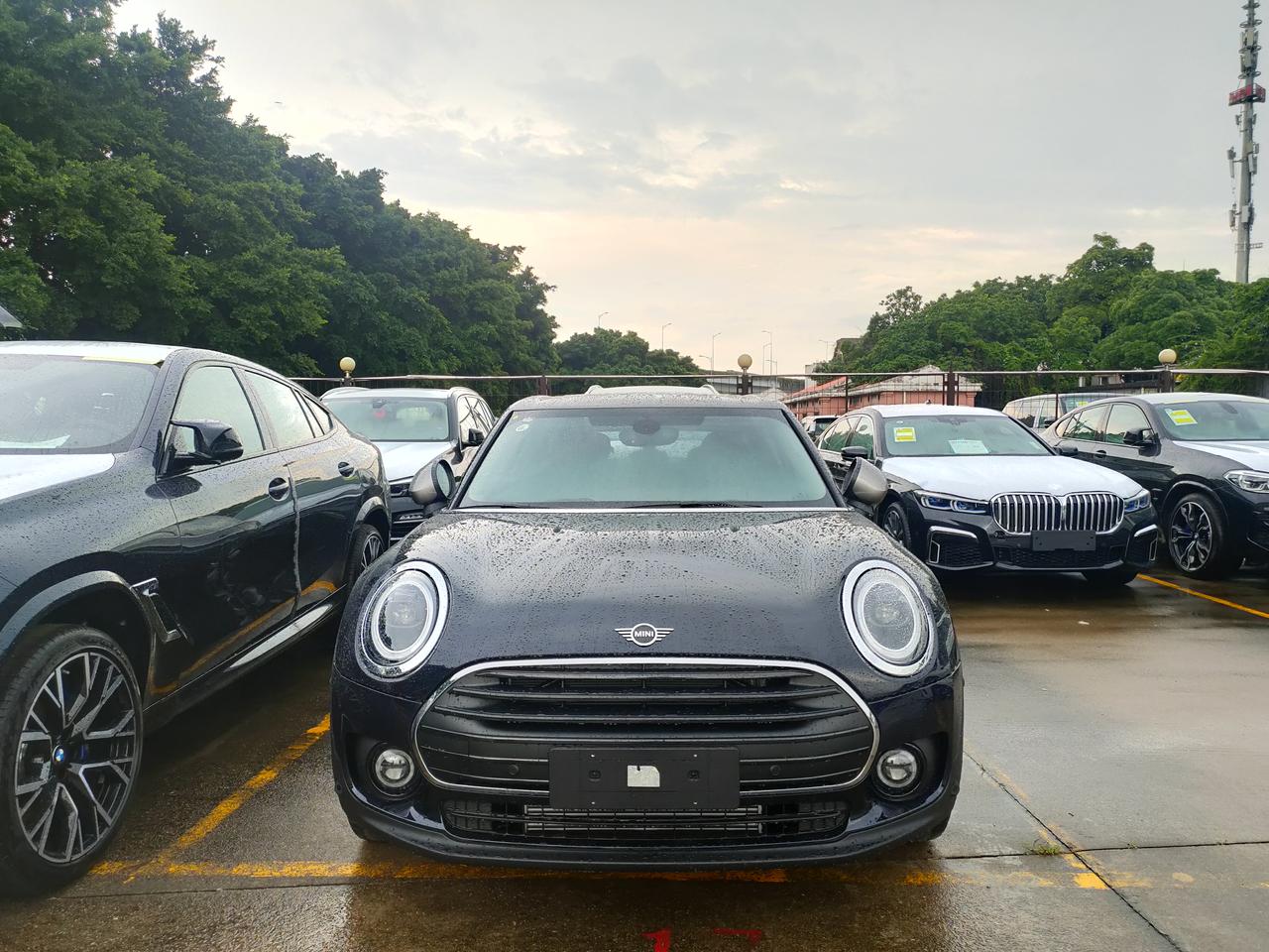 MINI CLUBMAN 1.5T鉴赏家落地最低多少？这车有没有优惠的？