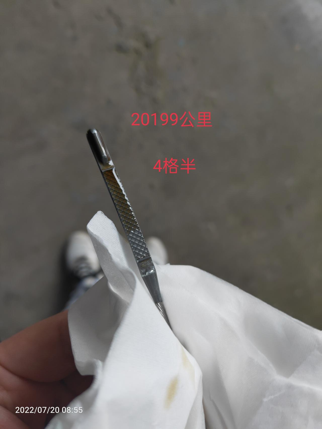 别克君威 请问一下各位LSY机头车主，这个机油消耗量正常吗？