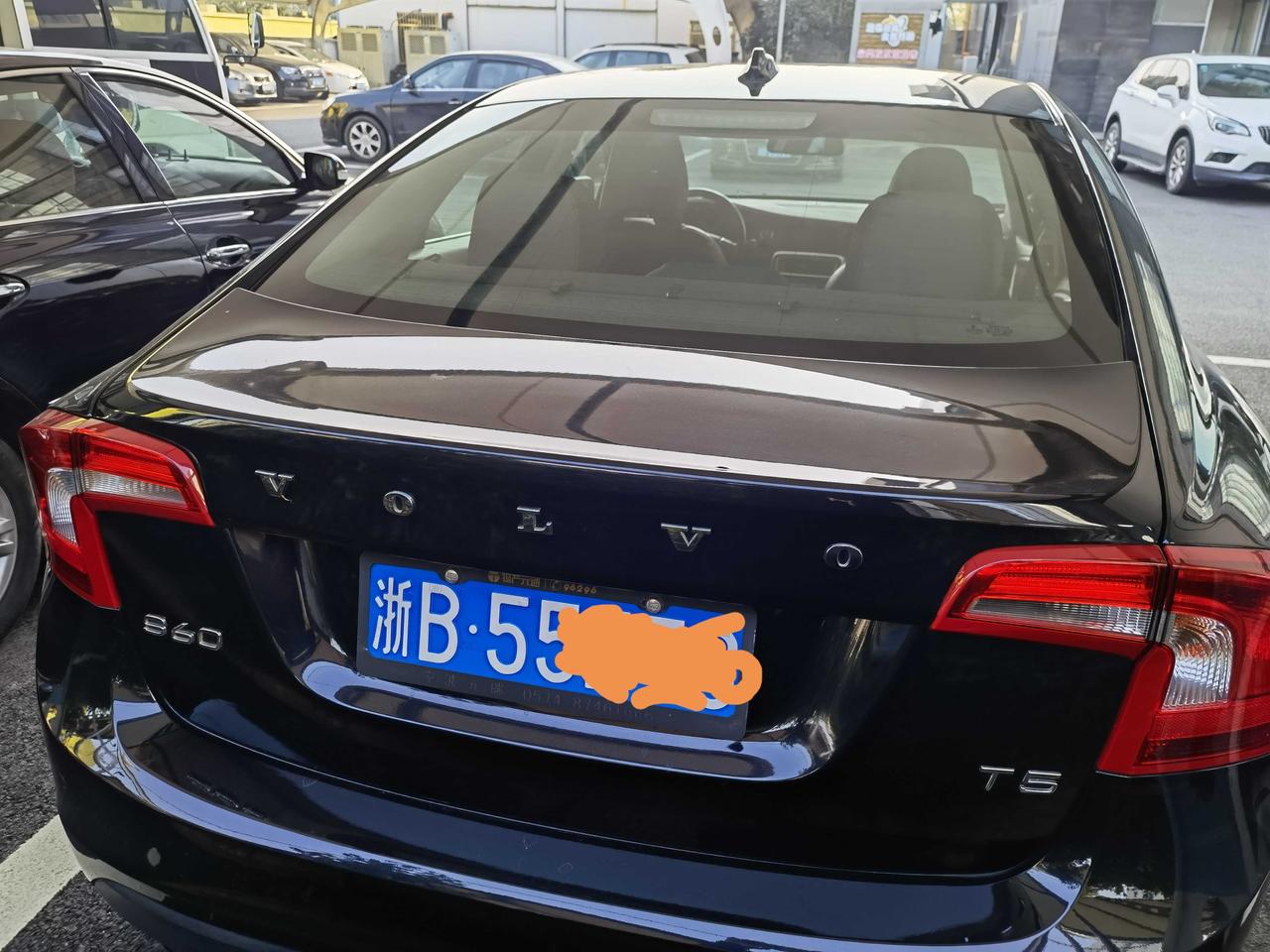 沃尔沃S60（进口）舒适版2013年上牌，10万公里，无事故，按时保养，私家车，车况很好。能卖几个钱？