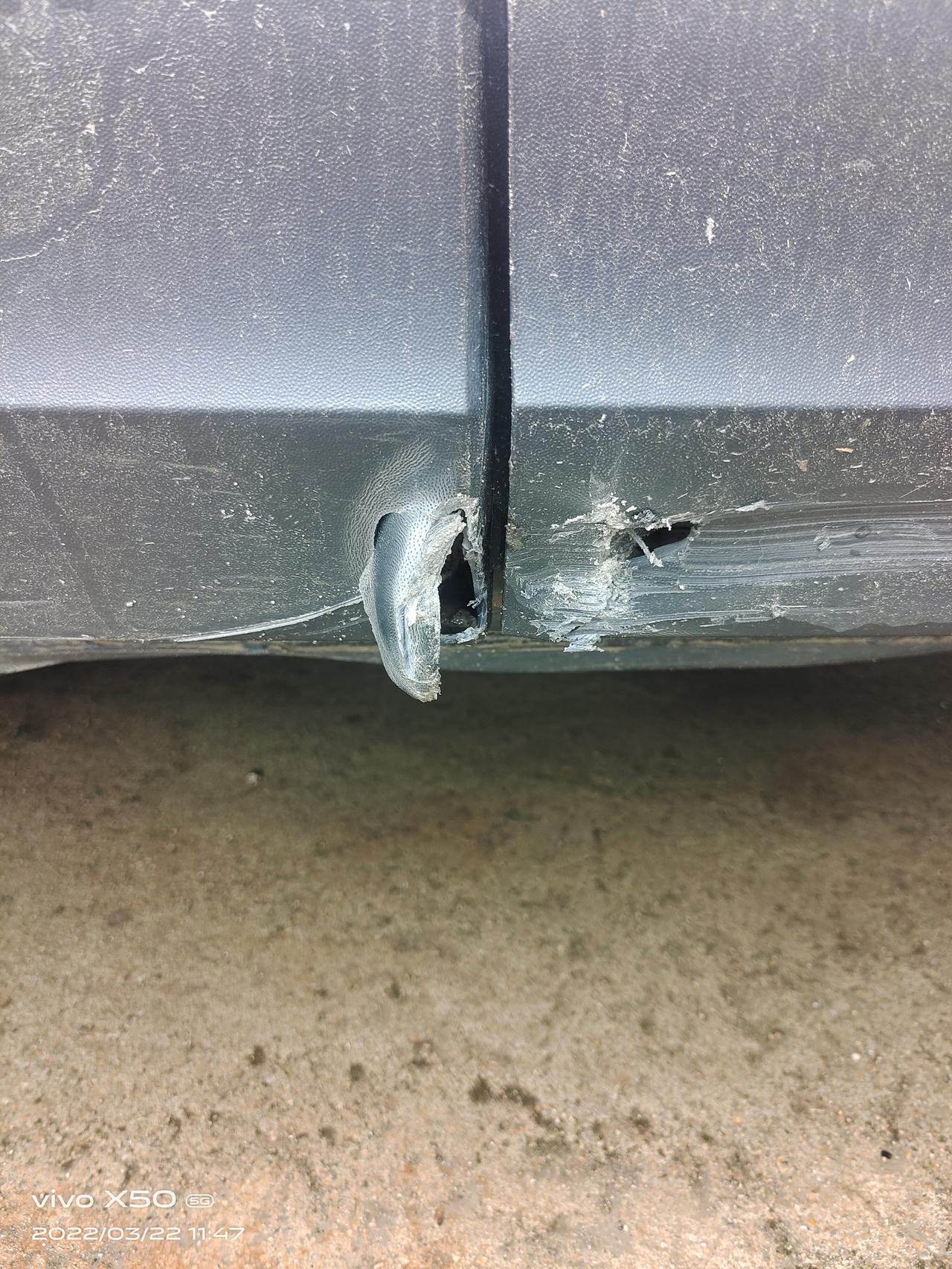 大众途岳 车门护板撞了个洞，可以修复吗？
